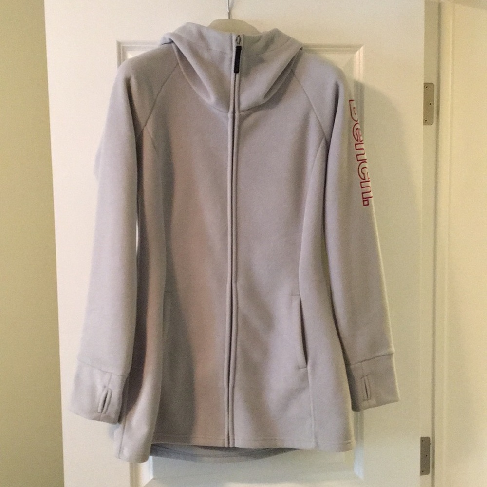 In new condition ladies Bench Jacket